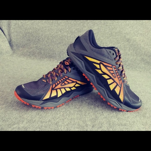 brooks caldera trail running shoes